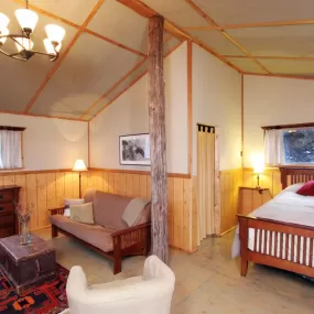 Tanglewood Cabin, interior